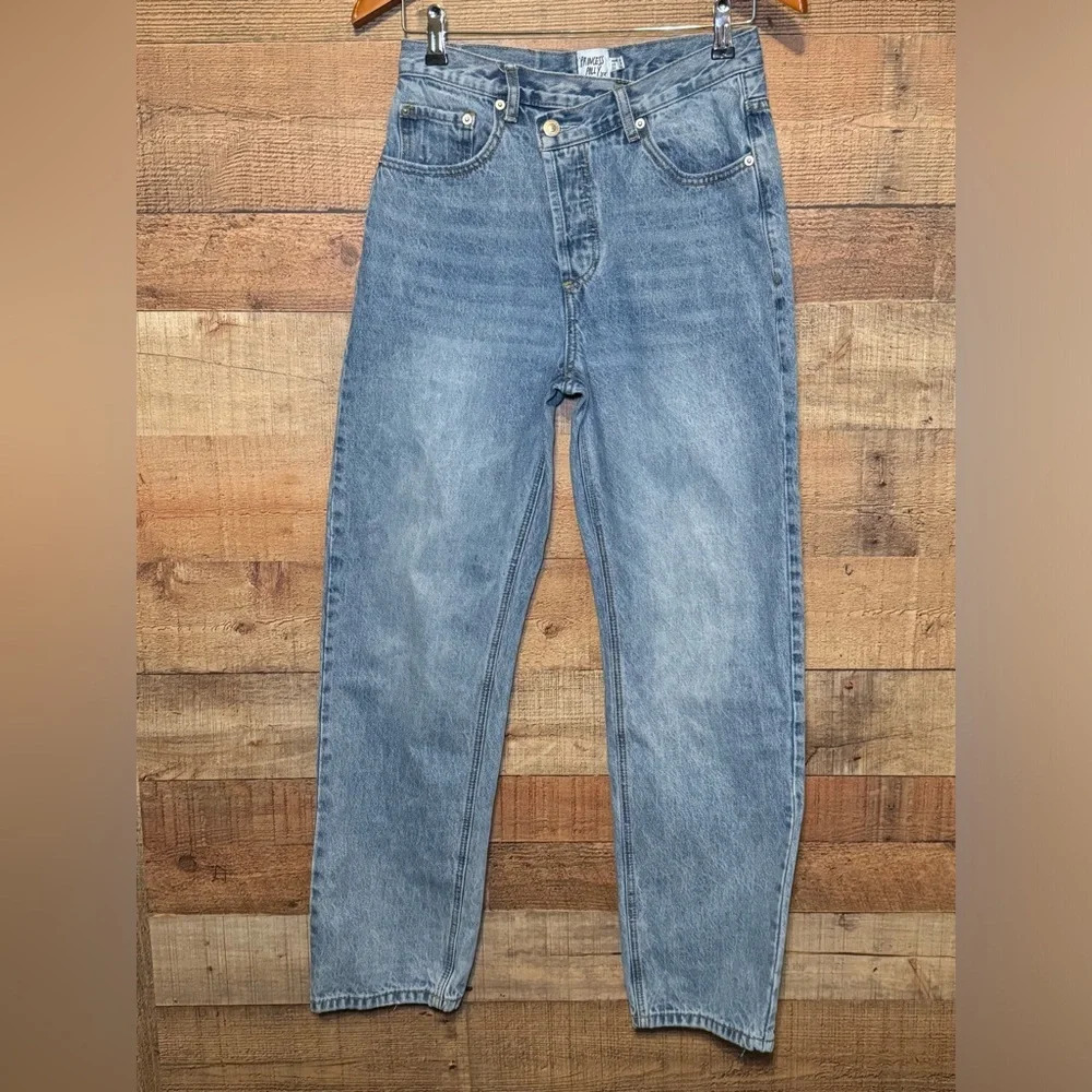 Princess Polly ‘Holly’ Asymmetric Straight Leg Jean Light Wash Denim size 2